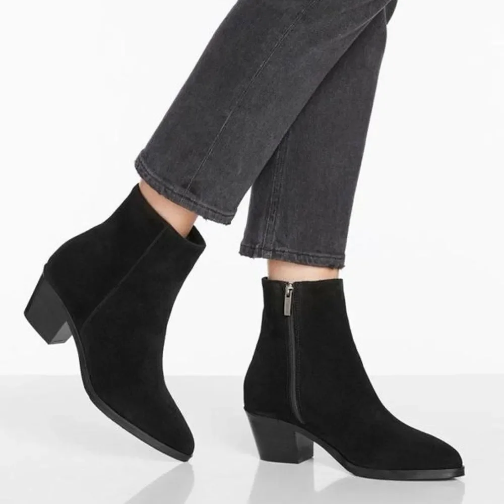 La Canadienne Vibram Paprika Ankle Bootie in black suede